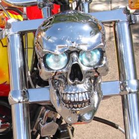 Independent Station Skull Motorcycle Headlight Decoration (Option: Mouth closed style)